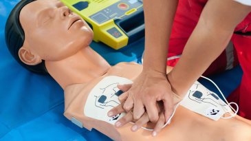 Capacitaci&oacute;n de RCP y DEA certificada